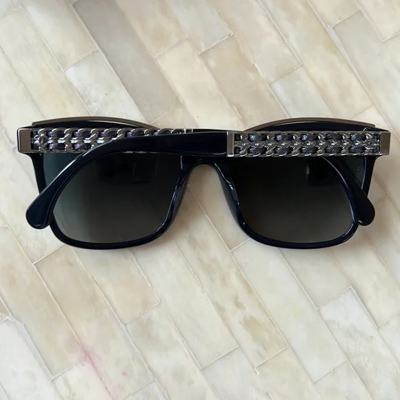 Chanel Polarized Navy Chain Sunglasses! - Picture 7 of 14
